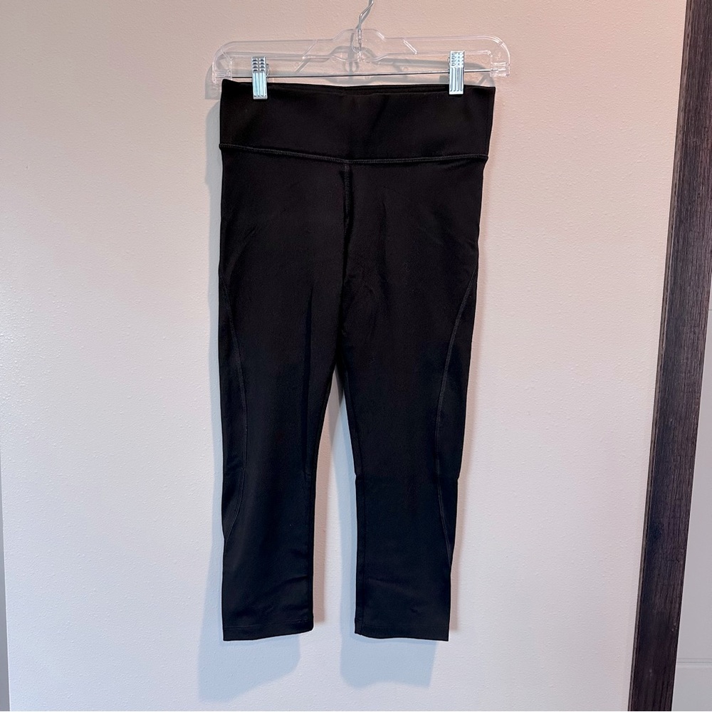 PINK Victoria’s Secret Ultimate Sort Workout Black Cropped Stretch Yoga Pants